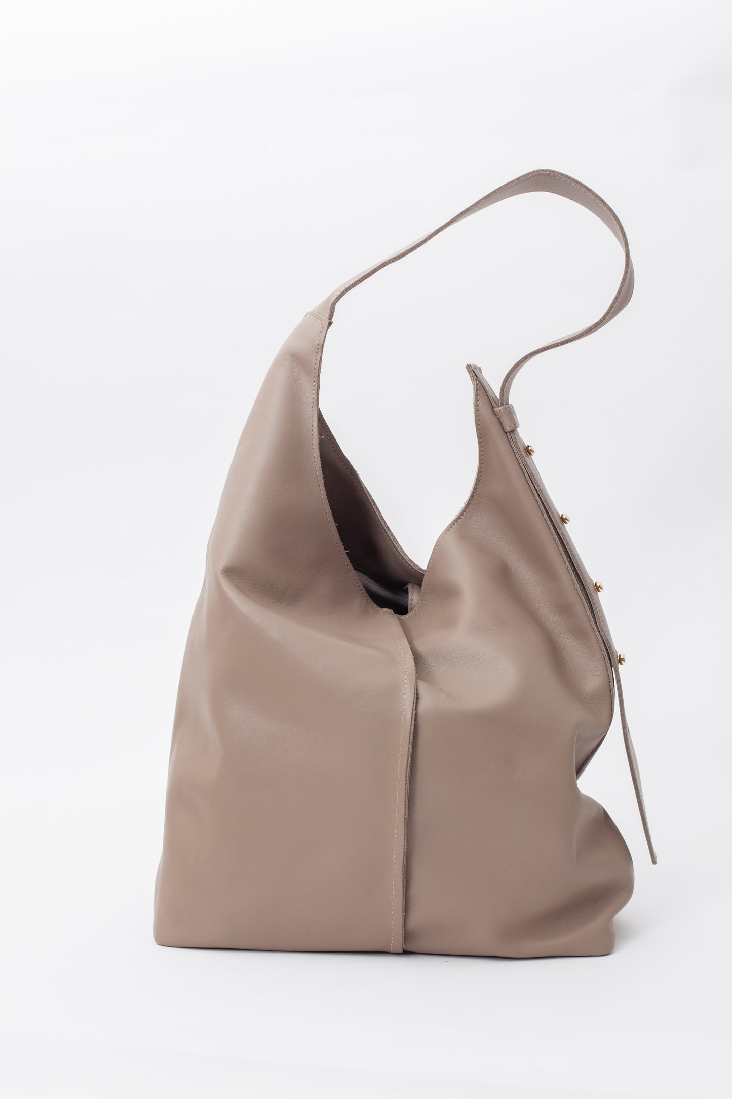 Carla Hobo Bag in Macadamia