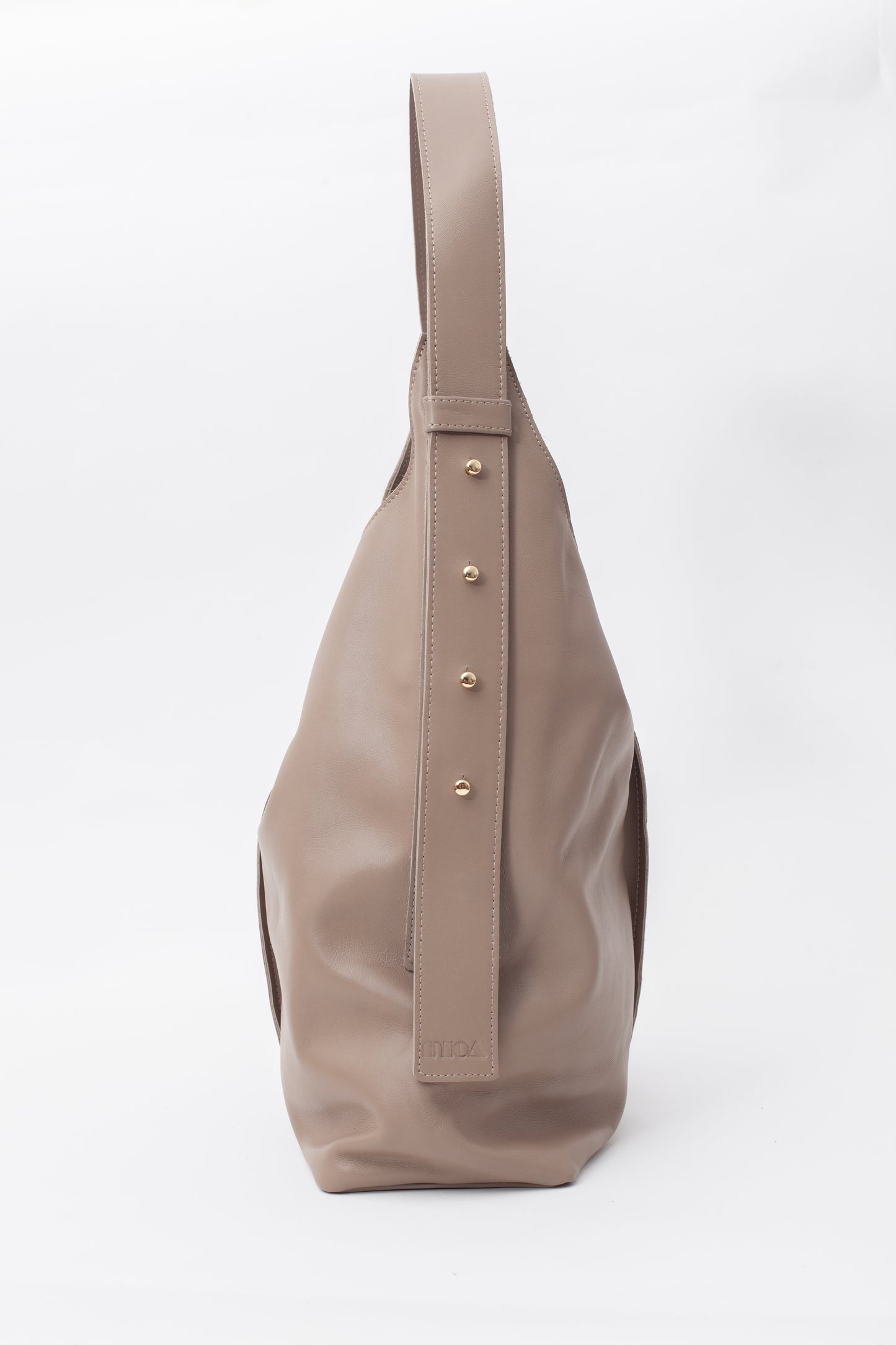 Carla Hobo Bag in Macadamia