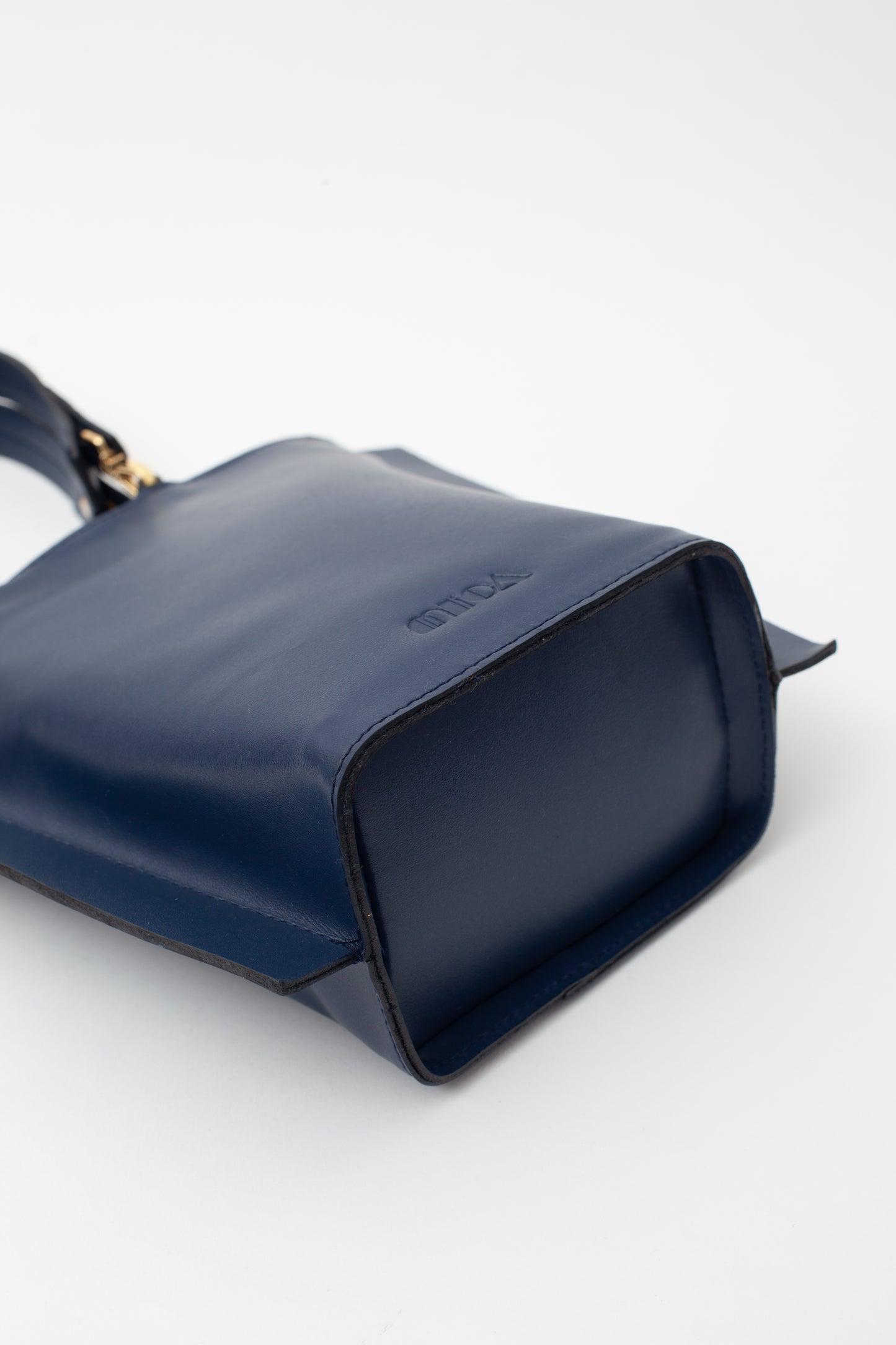 CARLETTIS Handbag Pilot
