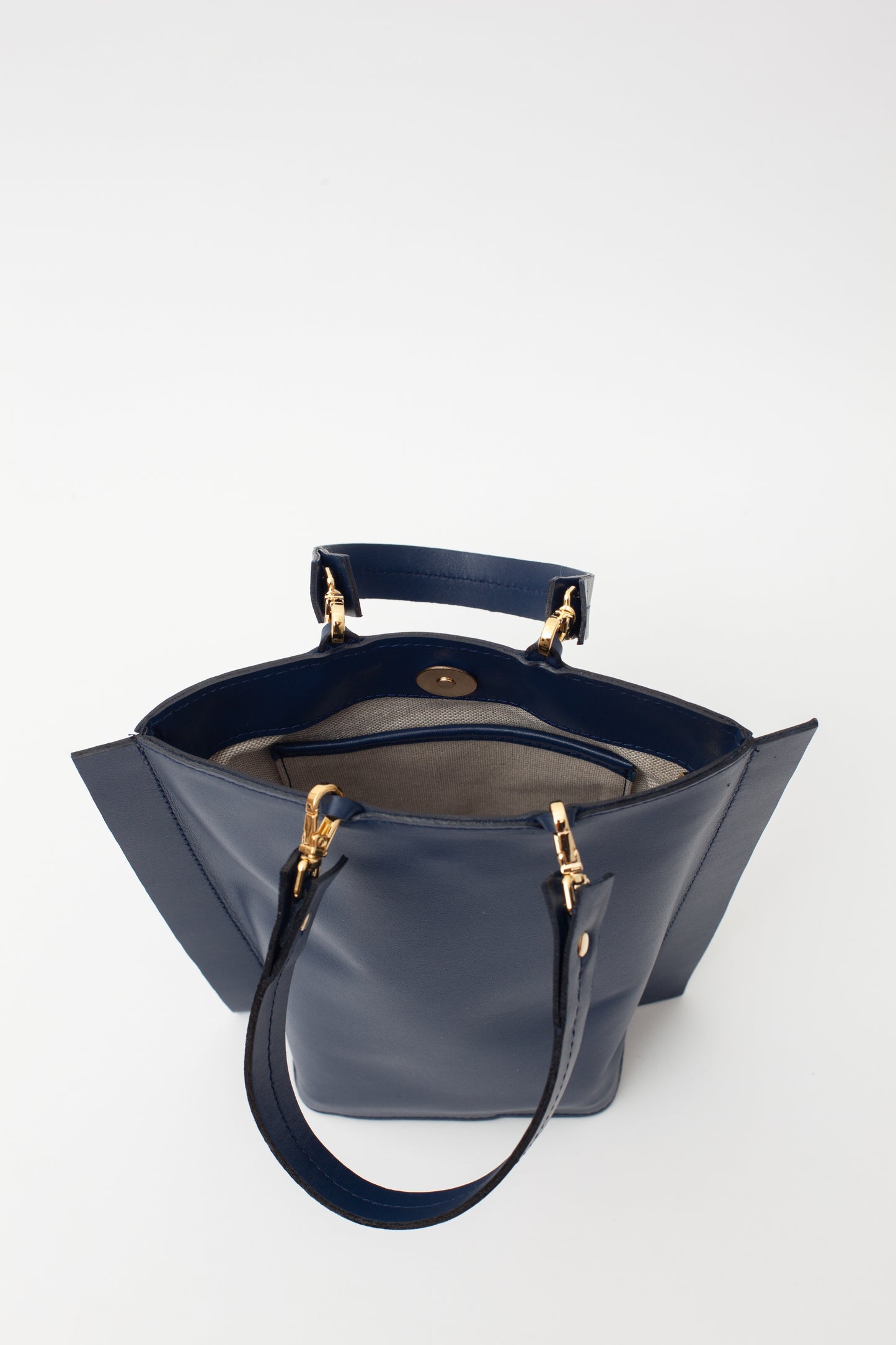 CARLETTIS Handbag Pilot