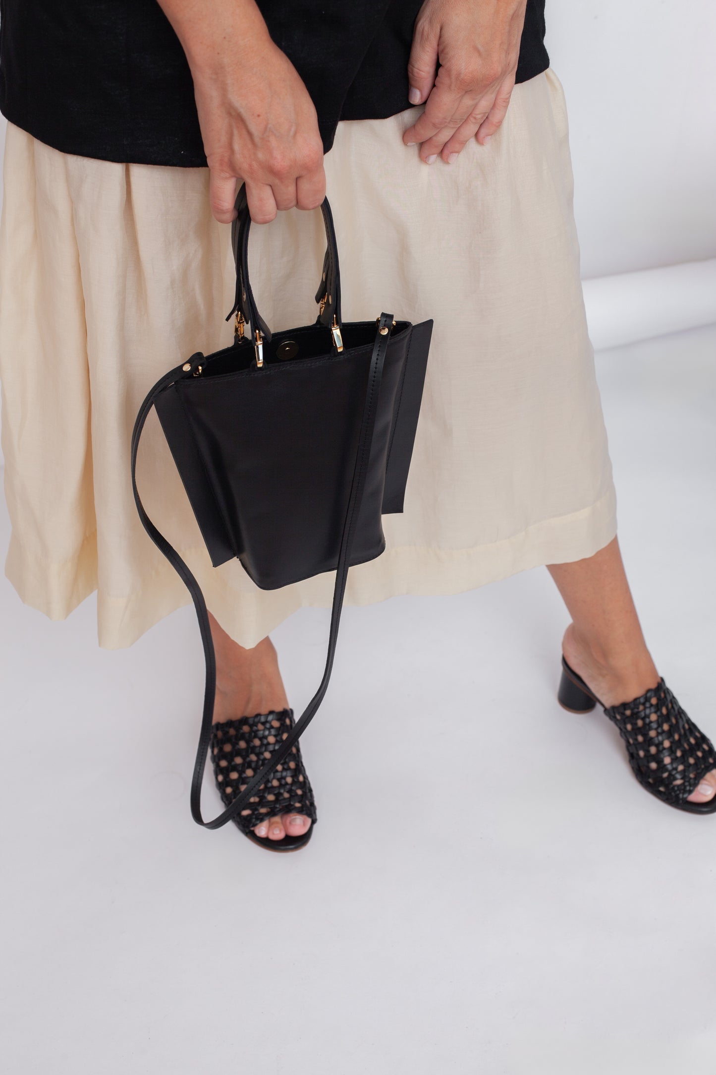 CARLETTIS Shoulder Bag Black