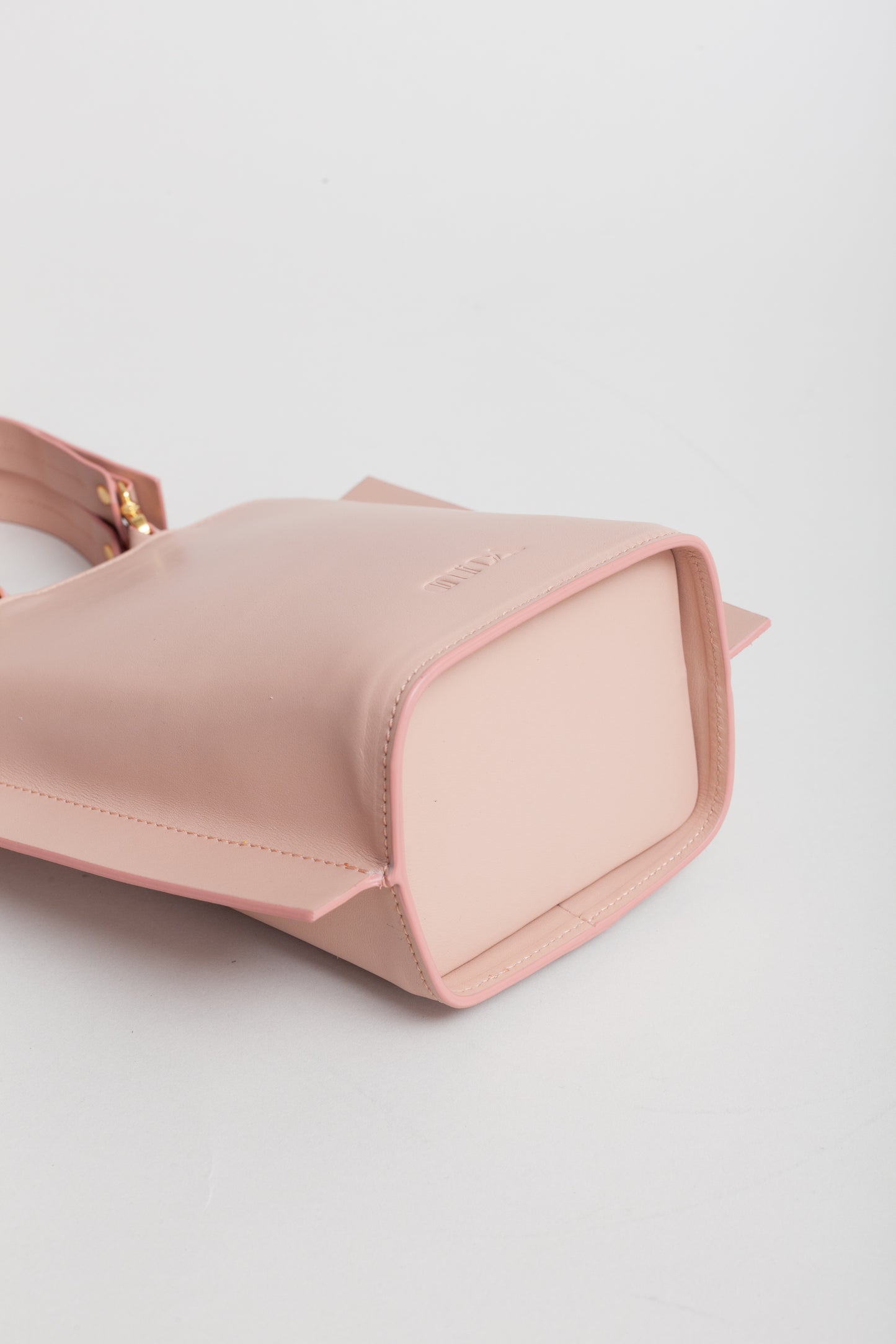 CARLETTIS Handbag Nude