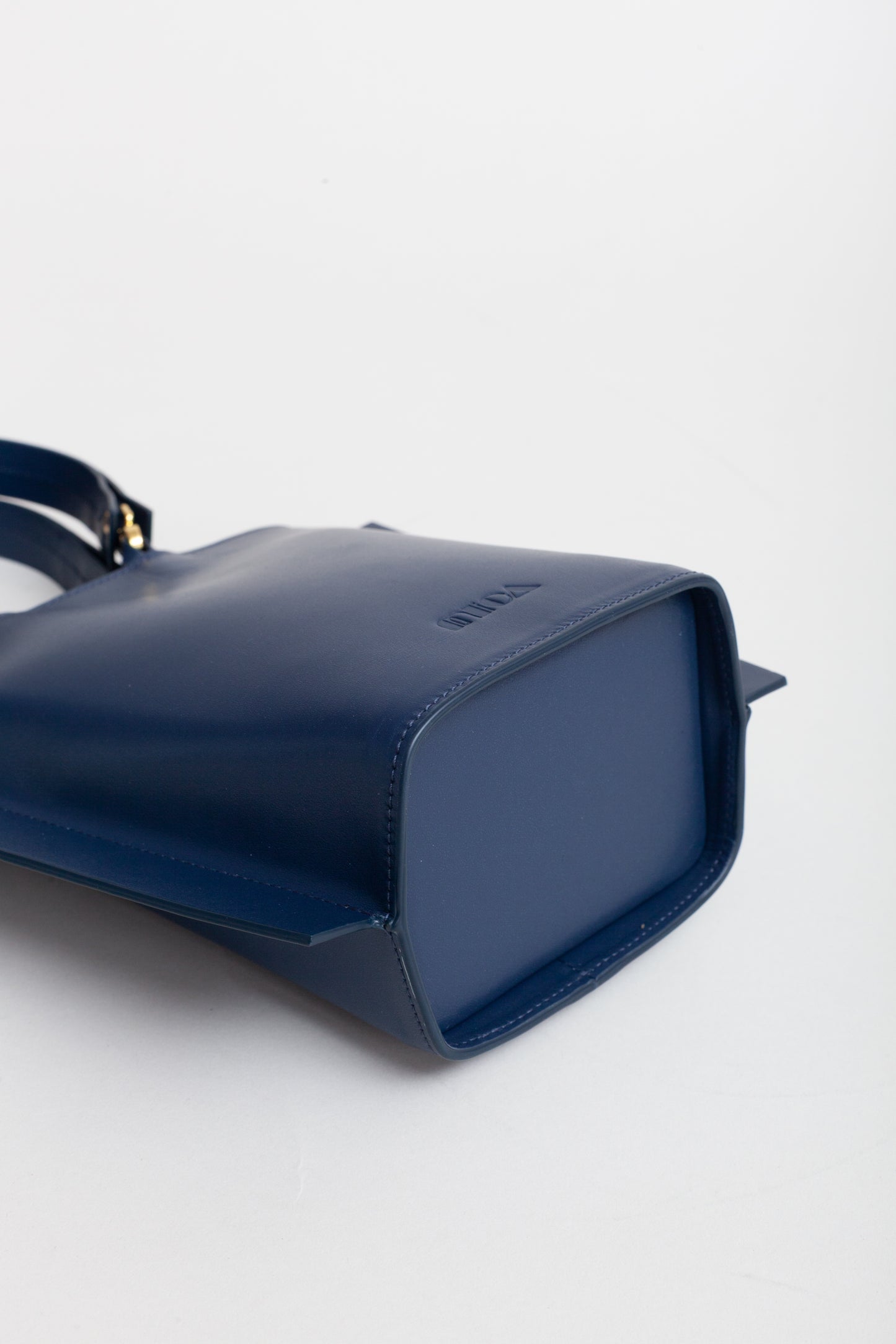 CARLETTIS Handbag Pilot