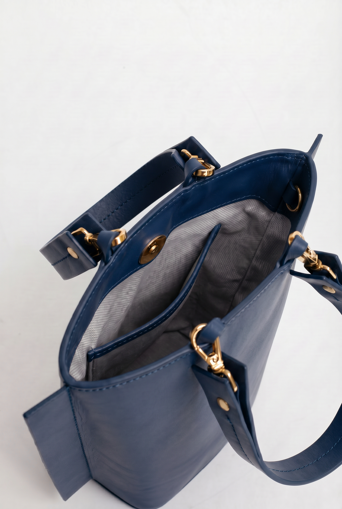 CARLETTIS Handbag Pilot