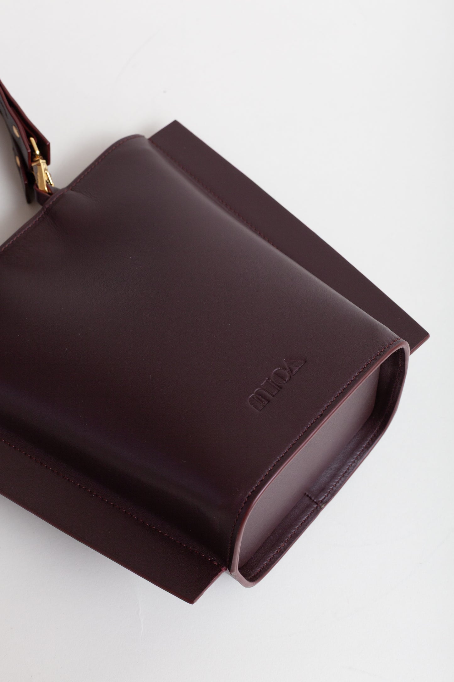 CARLETTIS Handbag Wine