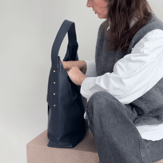 CARLA Hobo Bag Cosmo Blue