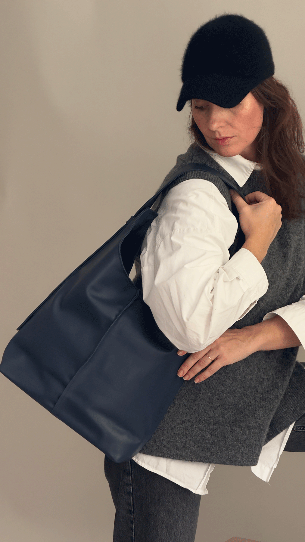 CARLA Hobo Bag Cosmo Blue